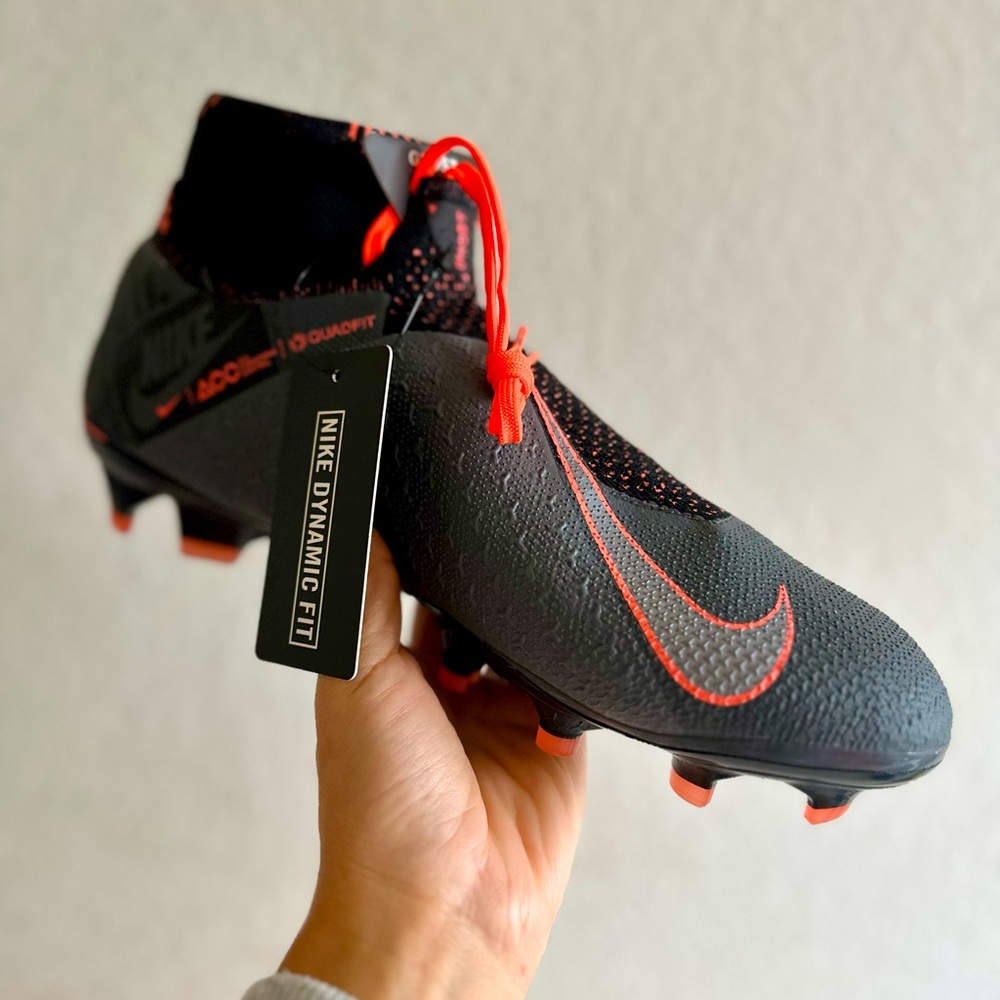 Nike Phantom VSN Elite DF FG - US 8 . Brand New-Never Worn. Made in Italy